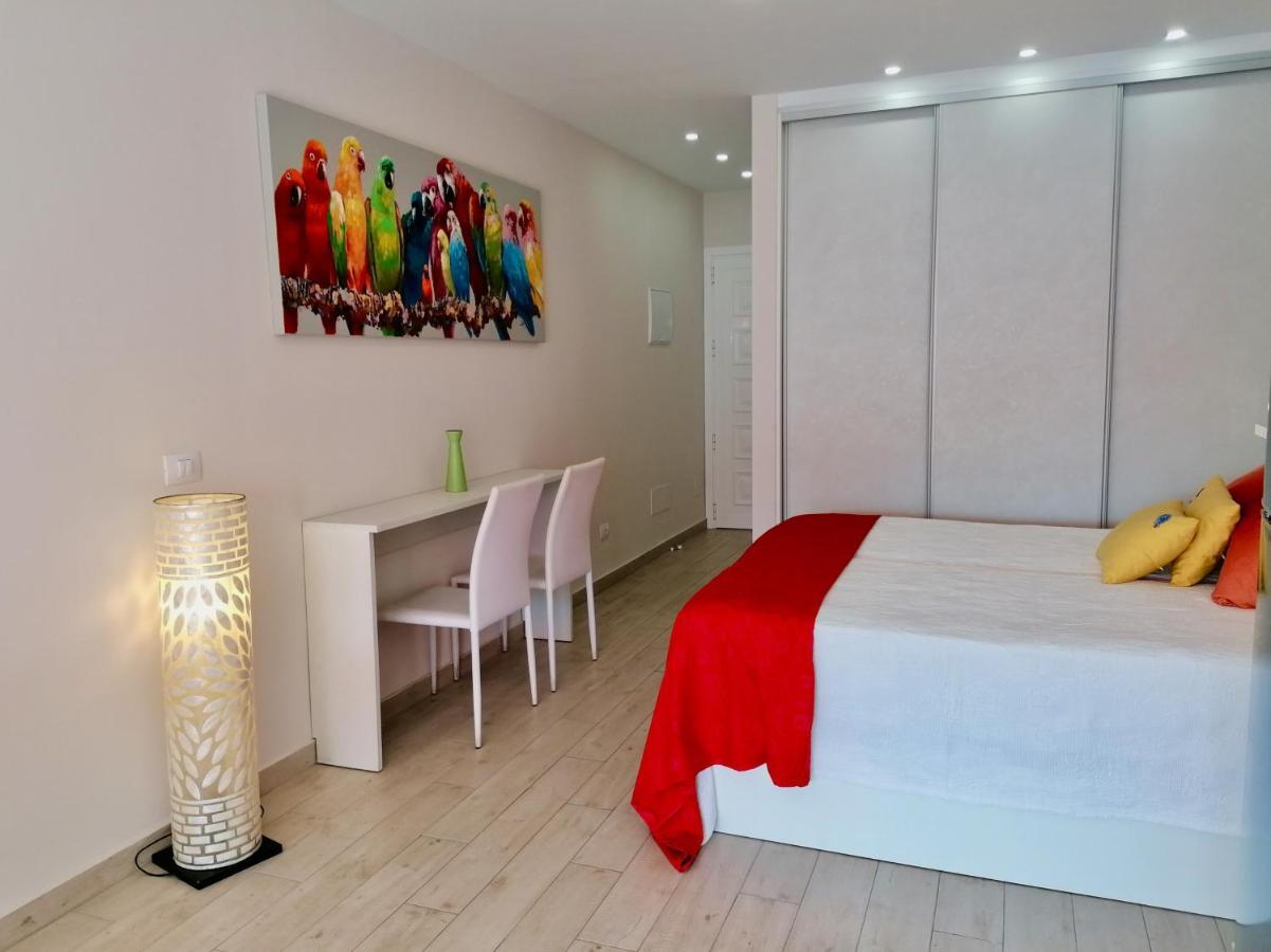 Sun & View Holiday Home Лос Кристианос Экстерьер фото